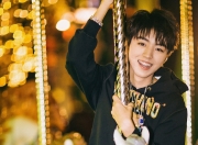 开云体育平台APP-看到您的需求，这个组合确实独特而充满戏剧性。阿尔及利亚封锁切尔西并非字面的国家行为，而是指一位阿尔及利亚球星在球场上对切尔西形成的个人压制。这指向了一场充满故事性的欧战对决