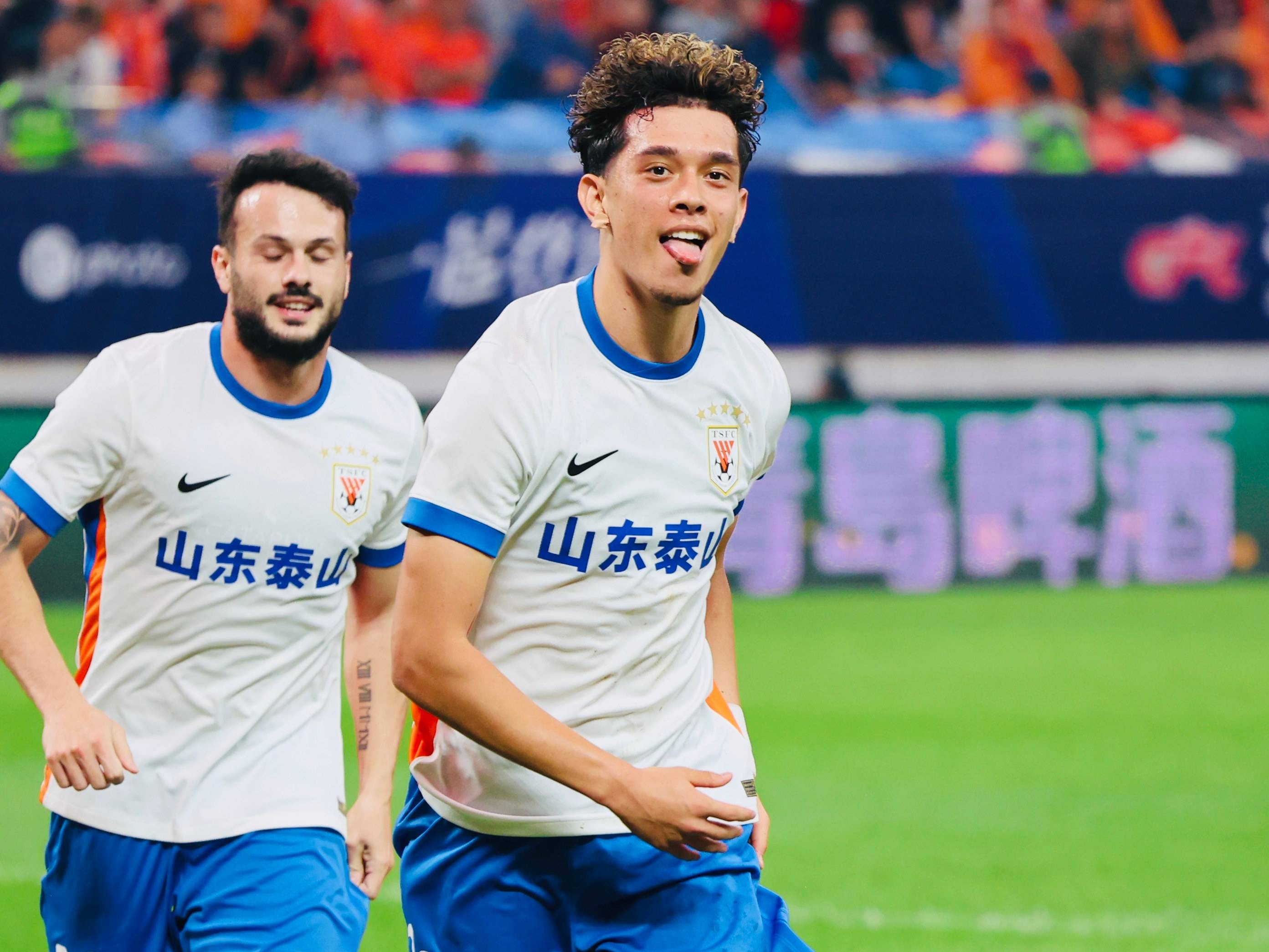 青岛海牛队遭遇失利,反击口号高喊 青岛海牛队遭遇失利,反击口号高喊