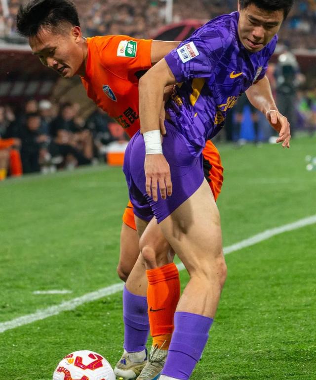 强者恒强！足球场上的豪门对抗的简单介绍