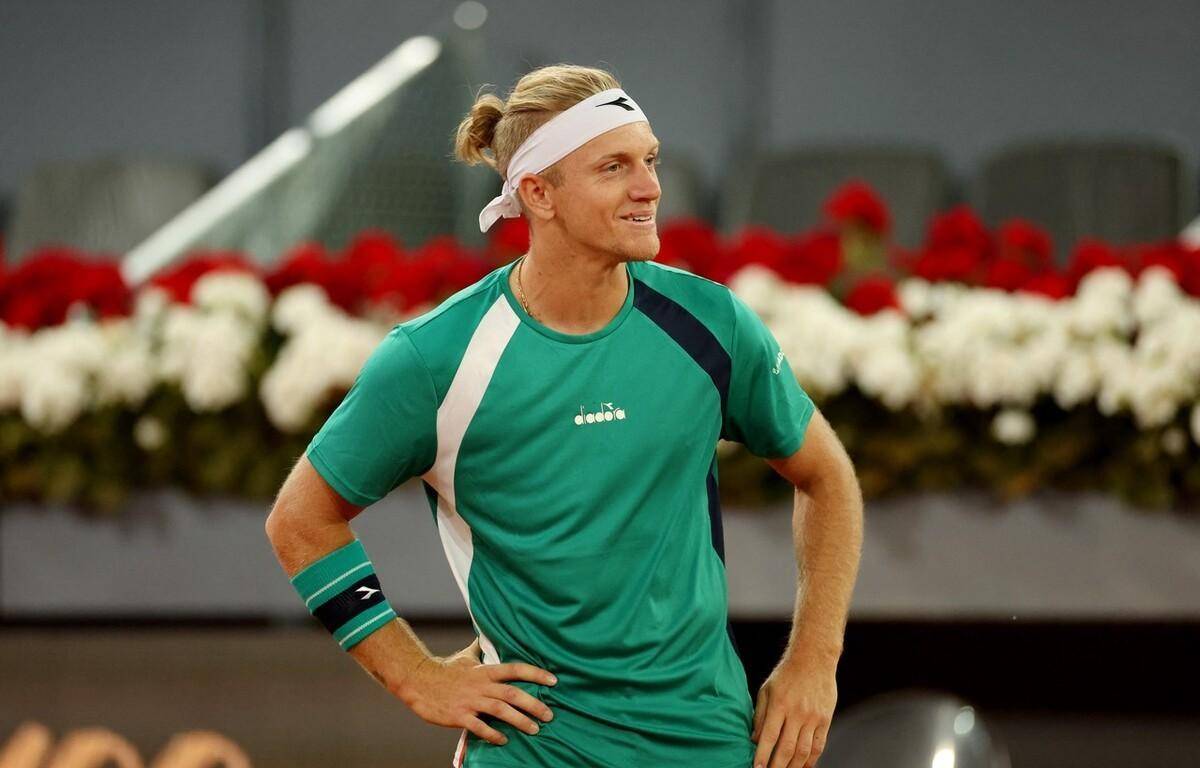 赛车选手爆冷获胜，专家预测失准