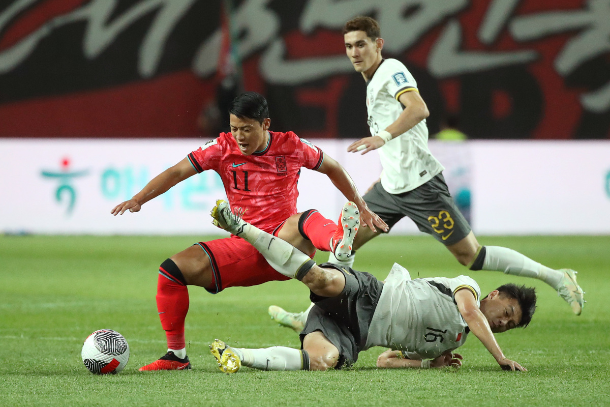 泰国队鏖战马来西亚队，安赛龙统治全场