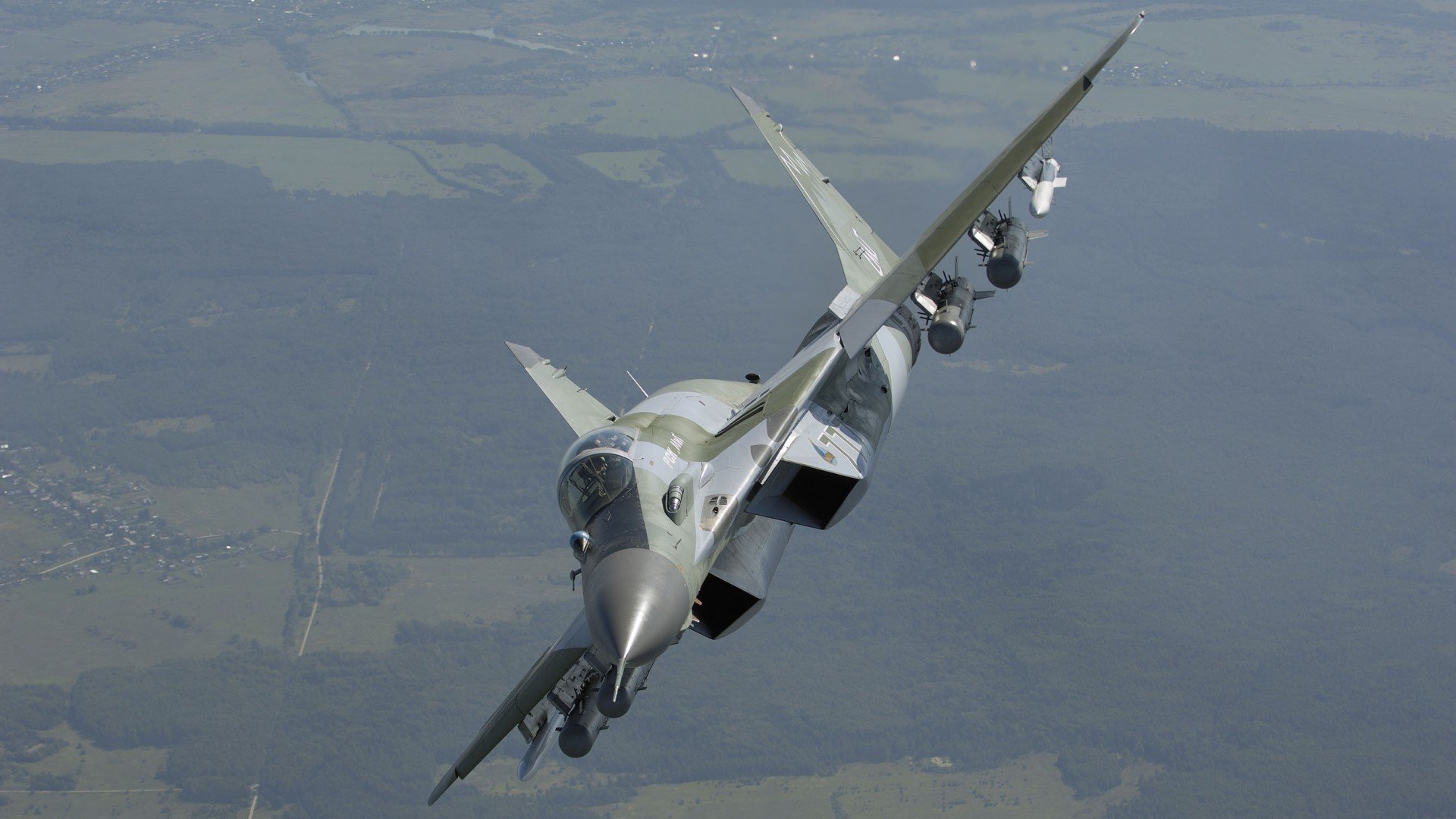 数据迷雾中的两场革命,当德国算法击溃尼斯,拉什福德在虚拟德比中接管未来