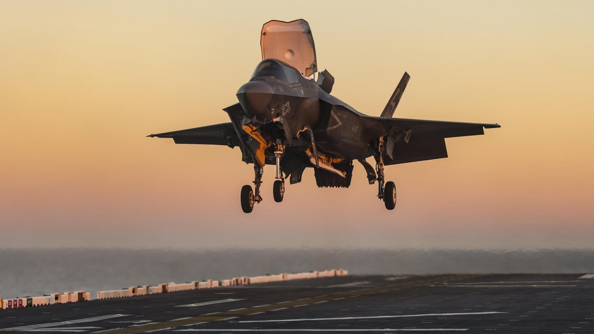 凌晨三场硬仗,曼城拖住阿森纳,拜仁绝境求生,土耳其客场狂飙