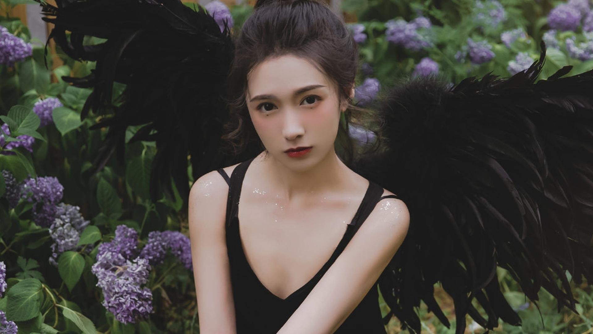 唯一的光,当门迪守护蓝月,冰岛用鏖战雕刻时间