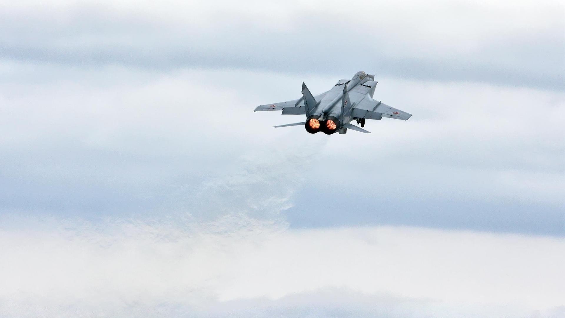 悬念终结的艺术,从德甲争冠焦点战到NBA雄鹿与骑士的竞技哲学